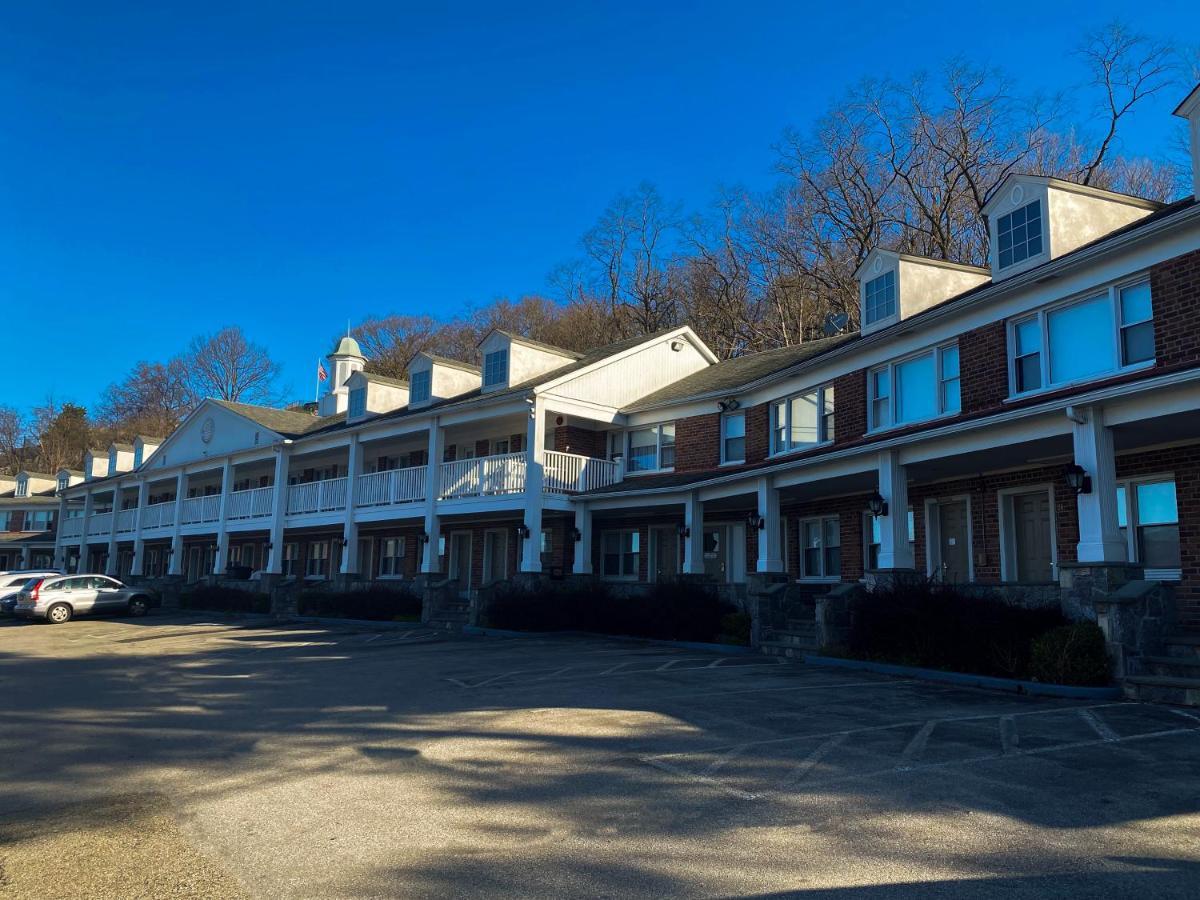 Inn On The Hudson Peekskill Bagian luar foto