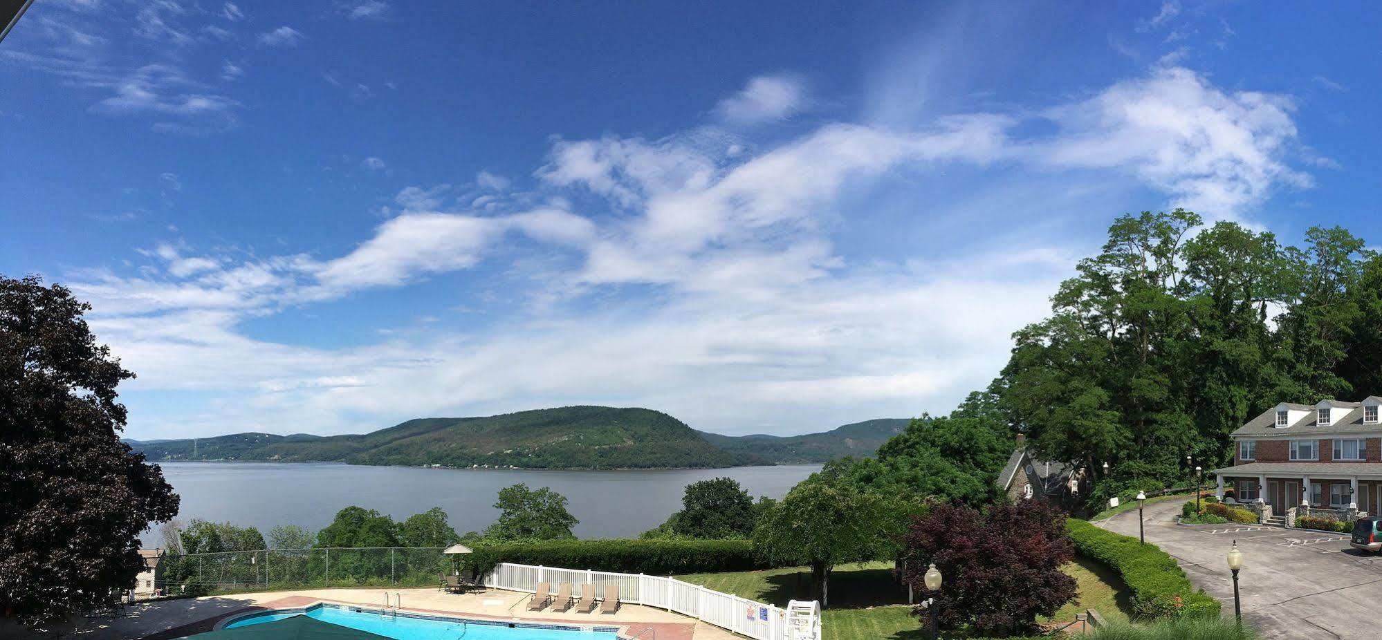 Inn On The Hudson Peekskill Bagian luar foto